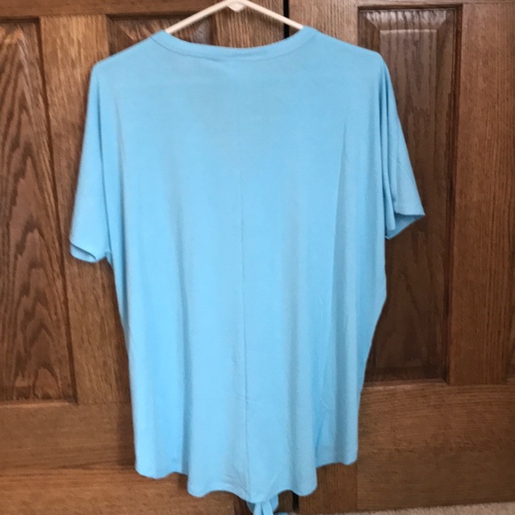 Button up top - Picture 3 of 3